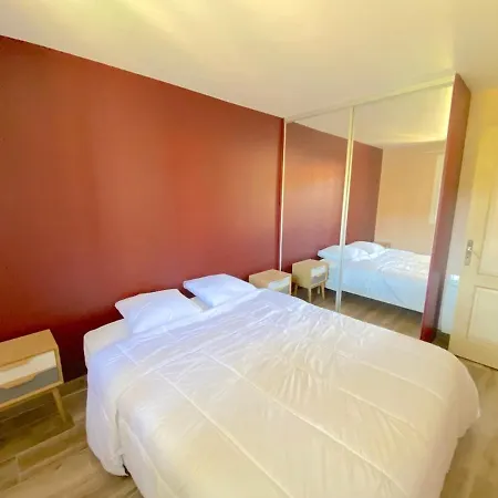 Apartment T4 Dans Avec Piscine
